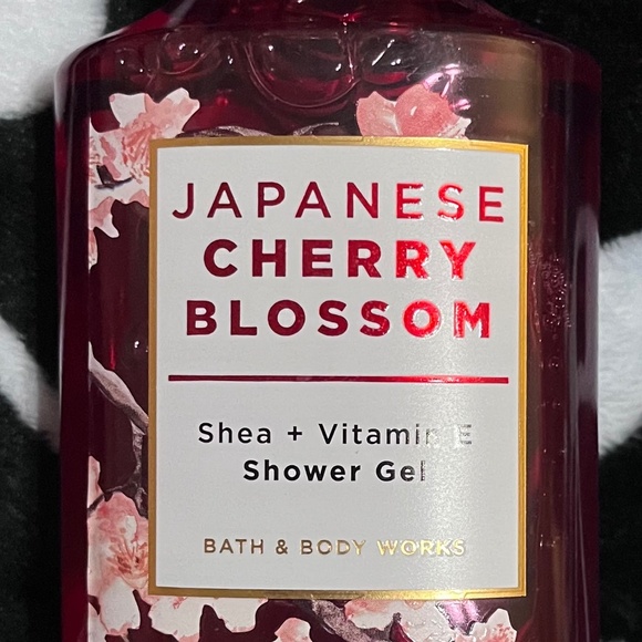 Bath and Body Works Japanese Cherry Blossom shower gel - Picture 1 of 2